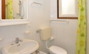 appartamenti VILLAGGIO TIVOLI: B5 - bagno (esempio)