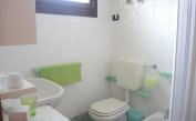 residence LIA: D7* - bagno con box doccia (esempio)