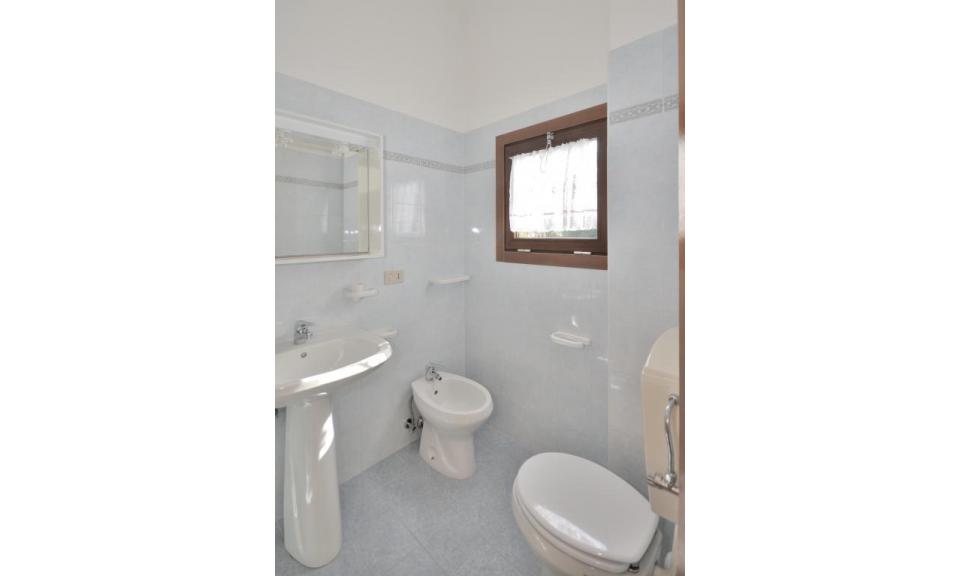 appartamenti LAGUNA GRANDE: A3 - bagno con box doccia (esempio)