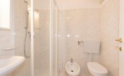 appartamenti PATRIZIA: B4 - bagno con box doccia (esempio)