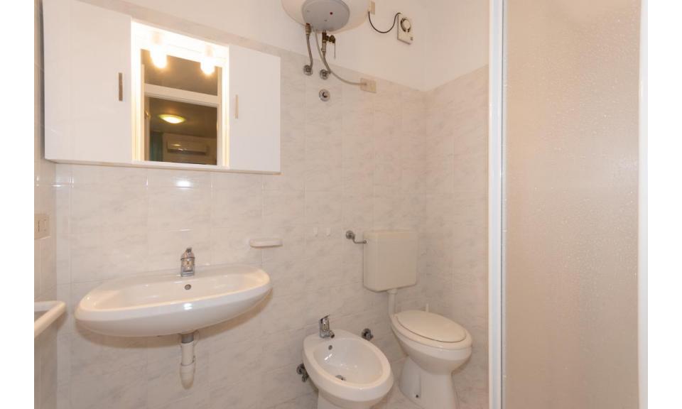 appartamenti PATRIZIA: C5* - bagno con box doccia (esempio)