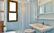 résidence LE ZATTERE: C6/A - salle de bain avec cabine de douche (exemple)