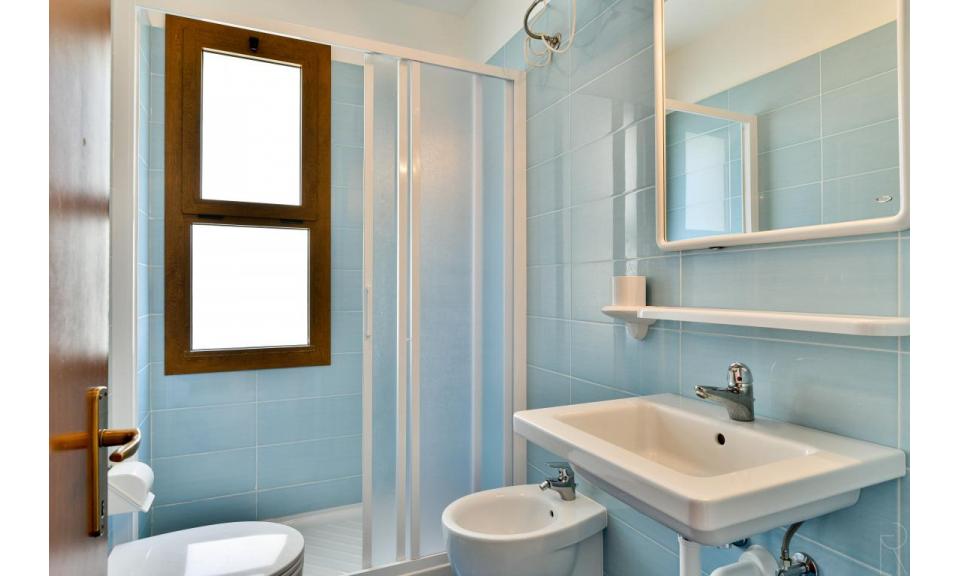 Residence LE ZATTERE: C6/A - Badezimmer mit Duschkabine (Beispiel)